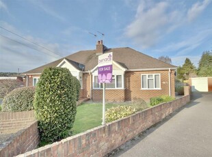 2 bedroom bungalow for sale in Court Close, Portsmouth, PO6