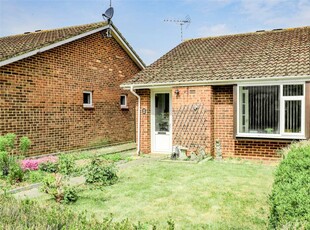 2 bedroom bungalow for sale in Kingsmead, St. Albans, Hertfordshire, AL4