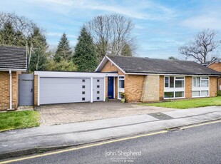 2 bedroom bungalow for sale in Milcote Road, Solihull, West Midlands, B91