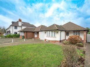 2 bedroom bungalow for sale in Ragged Hall Lane, St. Albans, Hertfordshire, AL2