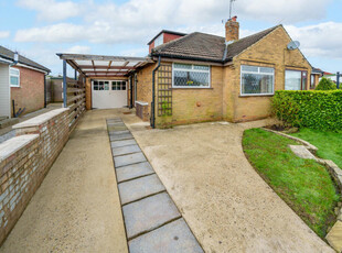 2 bedroom bungalow for sale in Woodfield Road, Harrogate, HG1