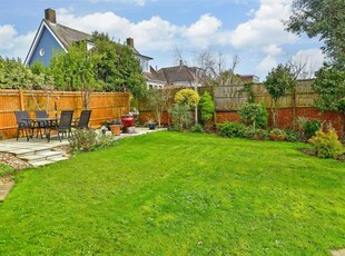 2 bedroom detached bungalow for sale in Chute Avenue, High Salvington, Worthing, West Sussex, BN13