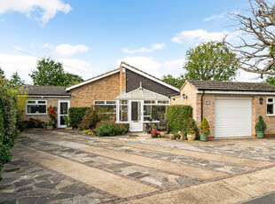 2 bedroom detached bungalow for sale in Hatfield Road, St. Albans, AL4