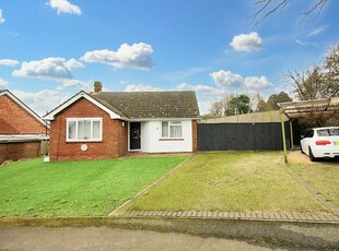 2 bedroom detached bungalow for sale in Northfield Road, Townhill Park, SO18