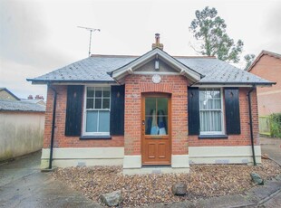 2 bedroom detached bungalow for sale in Pitfield, Great Baddow, Chelmsford, CM2