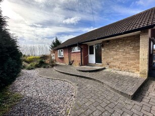 2 bedroom detached bungalow for sale in Taylor Hill Road, Taylor Hill, Huddersfield, HD4