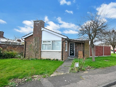2 bedroom detached bungalow for sale in The Briars, Kempston, Bedford, MK42