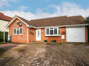 2 bedroom detached bungalow for sale in The Piece, Churchdown, GL3