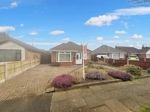 2 bedroom detached bungalow for sale in Trentley Road, Trentham, Stoke-on-Trent, ST4