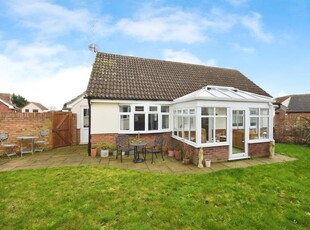 2 bedroom detached bungalow for sale in Wilkinsons Mead, Chelmsford, CM2
