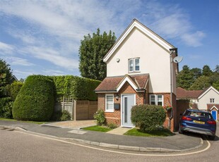 2 bedroom detached house for sale in Beech Close, Tunbridge Wells, TN2