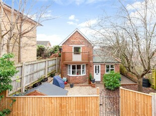 2 bedroom detached house for sale in Crescent Road, Temple Cowley, Oxford, OX4