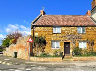 2 bedroom detached house for sale in High Street, Wootton, Northampton, NN4