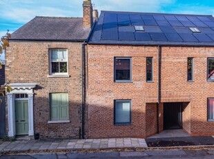 2 bedroom duplex for sale in Crescent Court, The Crescent, Off Blossom Street, York, YO24