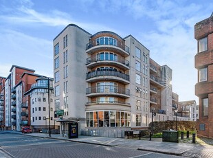 2 bedroom duplex for sale in Lower Canal Walk, Southampton, Hampshire, SO14