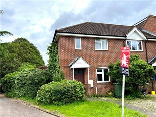 2 bedroom end of terrace house for sale in Bourne Close, Chilworth, Guildford, Surrey, GU4
