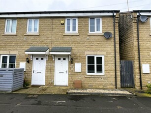 2 bedroom end of terrace house for sale in Britannia Road, Milnsbridge, Huddersfield HD3