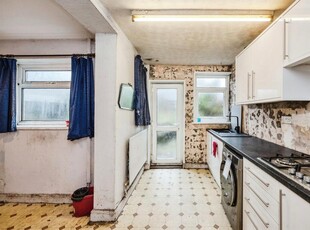 2 bedroom end of terrace house for sale in Carmarthen Road, Fforestfach, Swansea, SA5