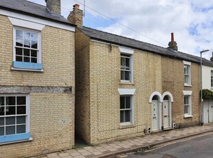 2 bedroom end of terrace house for sale in John Street, Cambridge, CB1
