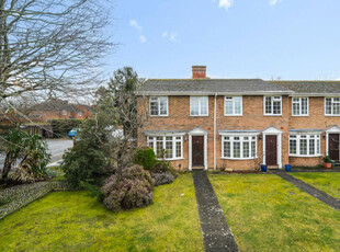 2 bedroom end of terrace house for sale in Lower Edgeborough Road, Guildford, GU1
