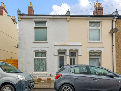 2 bedroom end of terrace house for sale in Manor Park Avenue, Portsmouth, Hampshire, PO3