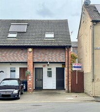 2 bedroom end of terrace house for sale in Raglan Street, Gloucester, GL1