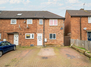 2 bedroom end of terrace house for sale in Trumpington Drive, St. Albans, Hertfordshire, AL1