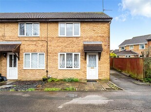 2 bedroom end of terrace house for sale in Warner Close, Stratton, Swindon, SN3