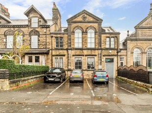 2 bedroom flat for rent in Grove Road, Harrogate, North Yorkshire, HG1
