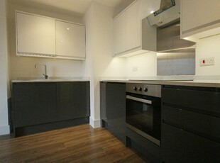 2 bedroom flat for rent in Lower Stone Street, Maidstone, Kent, ME15