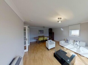 2 bedroom flat for rent in North Werber Park, Edinburgh, EH4