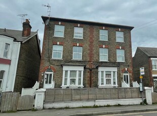 2 bedroom flat for rent in Ramsgate Road, Margate, CT9