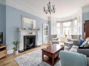 2 bedroom flat for sale in 70 Falcon Avenue, Edinburgh, EH10 4AW, EH10