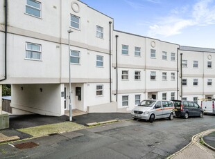 2 bedroom flat for sale in Arundel Crescent, Plymouth, PL1