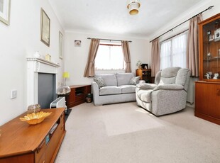 2 bedroom flat for sale in Baddow Road, Chelmsford, Essex, CM2