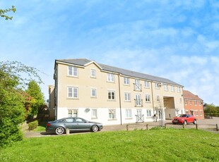 2 bedroom flat for sale in Burghley Way, Chelmsford, Essex, CM2