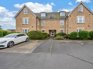 2 bedroom flat for sale in Cobb Close, Bury St. Edmunds, IP32
