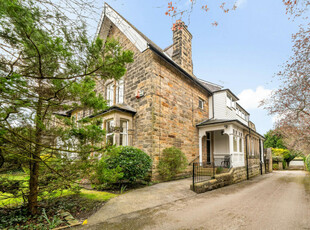 2 bedroom flat for sale in Duchy Road, Harrogate, North Yorkshire, HG1