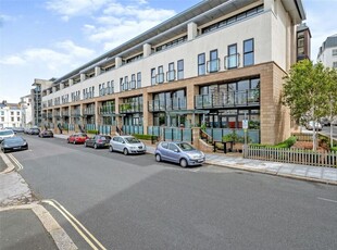 2 bedroom flat for sale in Grand Hotel Road, Plymouth, Devon, PL1