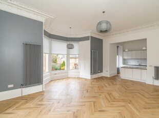 2 bedroom flat for sale in Grange Loan, Edinburgh, Midlothian, EH9