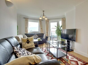 2 bedroom flat for sale in Gunwharf Quays, Portsmouth, PO1