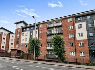2 bedroom flat for sale in Julius House, New North Road, Exeter, EX4