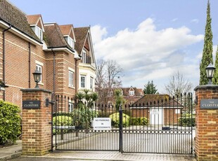2 bedroom flat for sale in London Road, Burpham, Guildford, Surrey, GU1