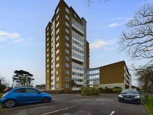 2 bedroom flat for sale in Manor Lea Boundary Road, Worthing, BN11