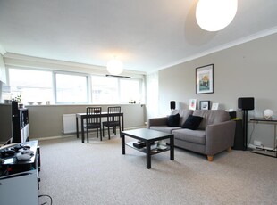 2 bedroom flat for sale in Northlands Drive, Winchester, SO23