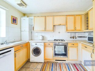 2 bedroom flat for sale in Pacific Close, Southampton, SO14