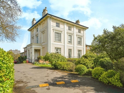 2 bedroom flat for sale in Pittville Circus Road, Cheltenham, Gloucestershire, GL52