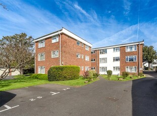 2 bedroom flat for sale in Rowlands Road, Worthing, West Sussex, BN11