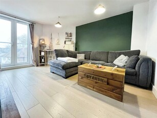 2 bedroom flat for sale in St. Johns Road, Tunbridge Wells, Kent, TN4