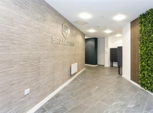 2 bedroom flat for sale in Streetsbrook Road, Solihull, West Midlands, B91